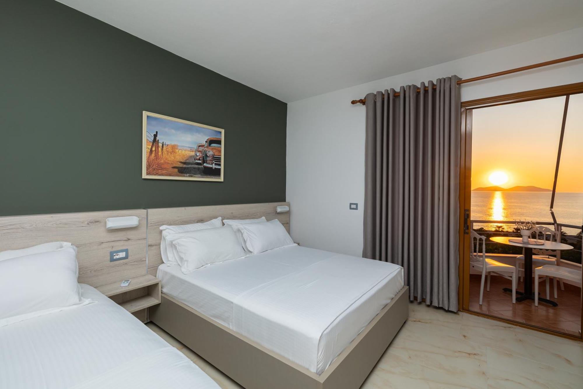Hotel Idi Vlorë Exteriör bild