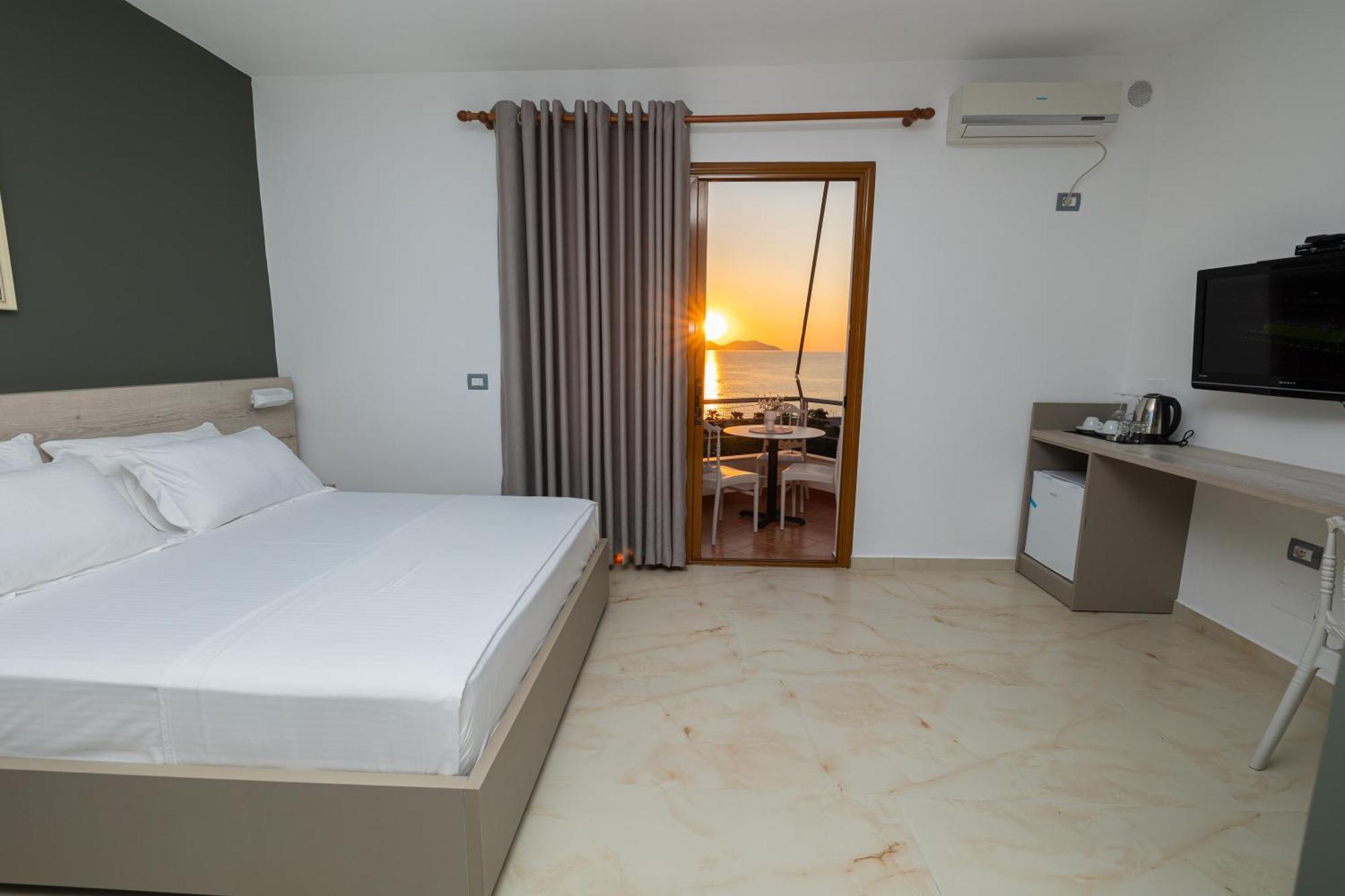 Hotel Idi Vlorë Exteriör bild